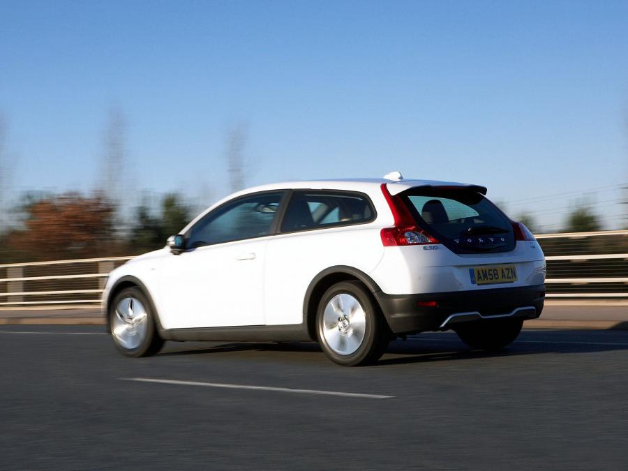  Volvo C30 DRIVe Efficiency 2008 года  (UK) (фото 2 из 8)